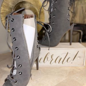 Grey Open Toe Bootie 👢